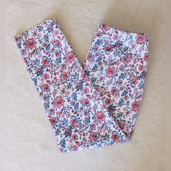 Charter Club White, Blue & Red Floral TummyControl Straight Leg Pants EUC Size 4 - Picture 5 of 10